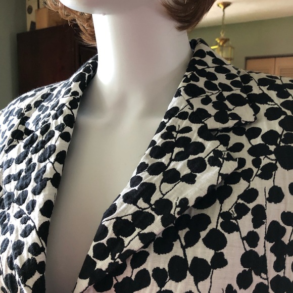 JONES WEAR Ladies Sz 16 Black & White Jacket. Quality material. - Picture 6 of 13